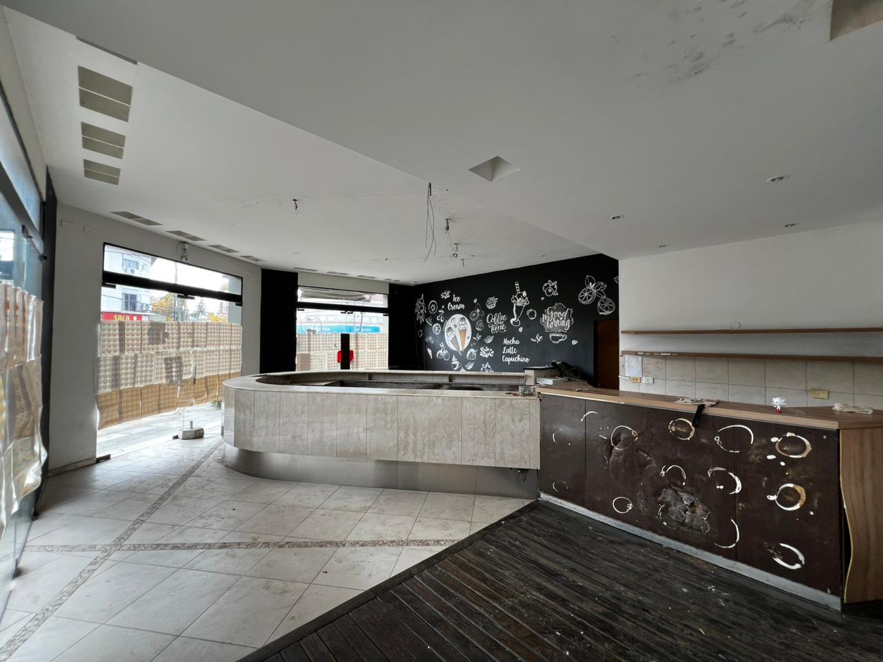 Foto de Local 4 ambientes en venta en Martínez – Av. Fleming y Catamarca, imagen 1