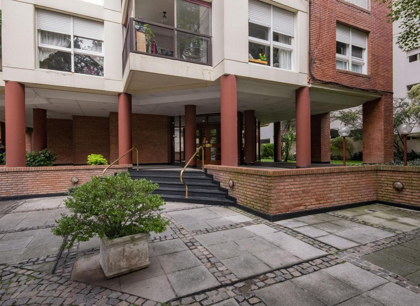 Foto de Departamento 3 ambientes con cochera y baulera en venta en Acassuso, imagen 3
