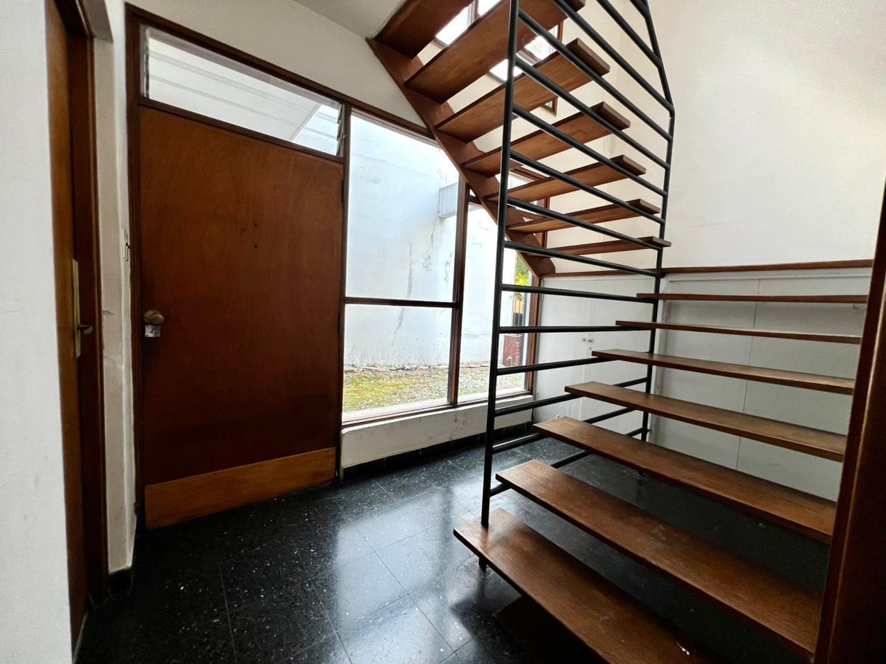 Foto de PH 4 ambientes en venta en Martínez, imagen 2