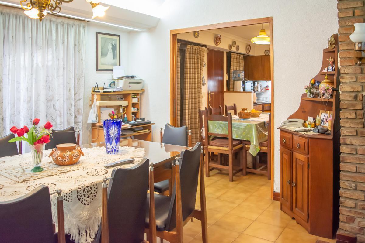 Foto de Casa de 4 ambientes con cochera en venta en Martinez, imagen 4