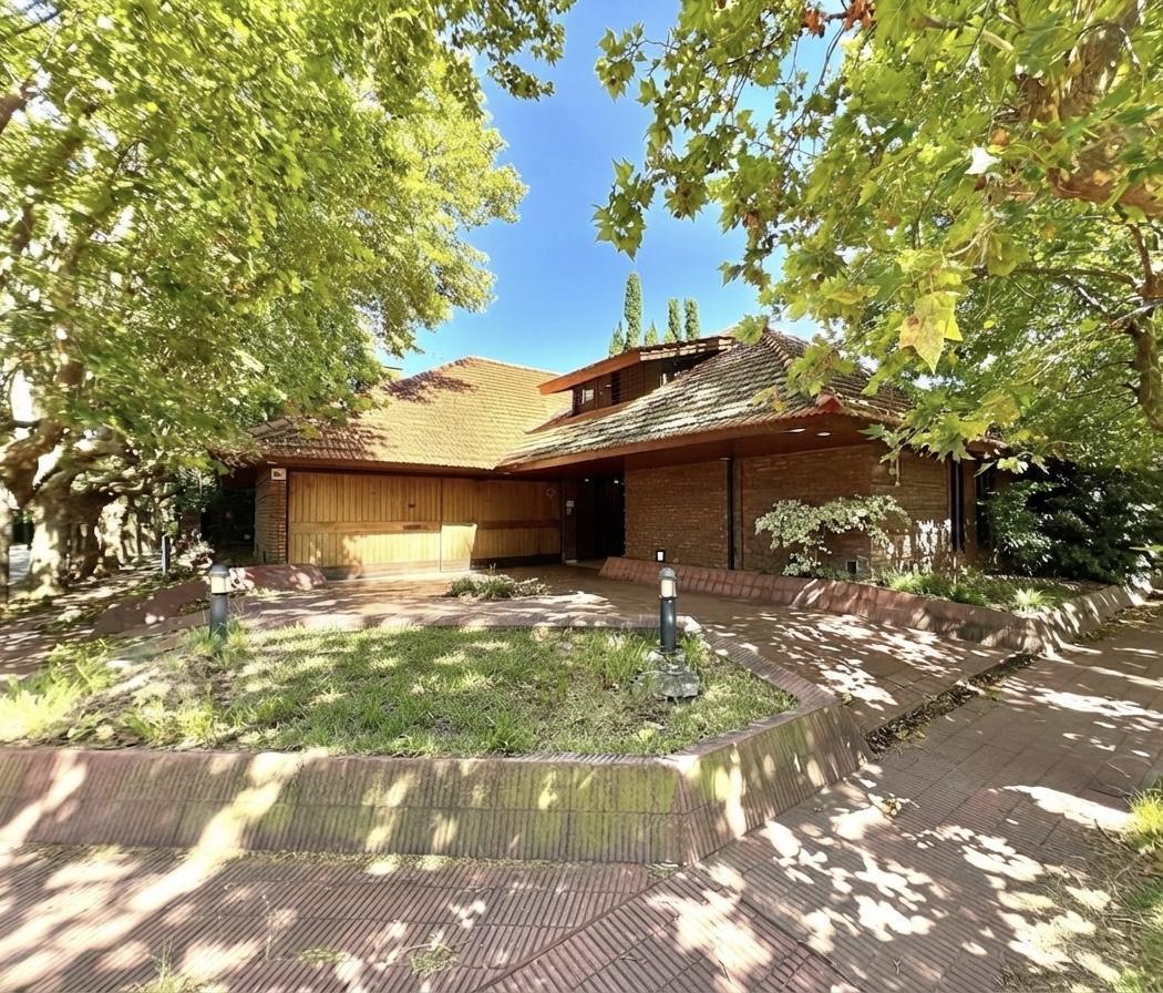 Foto de Casa de 4 ambientes más playroom en venta en Martinez, imagen 1