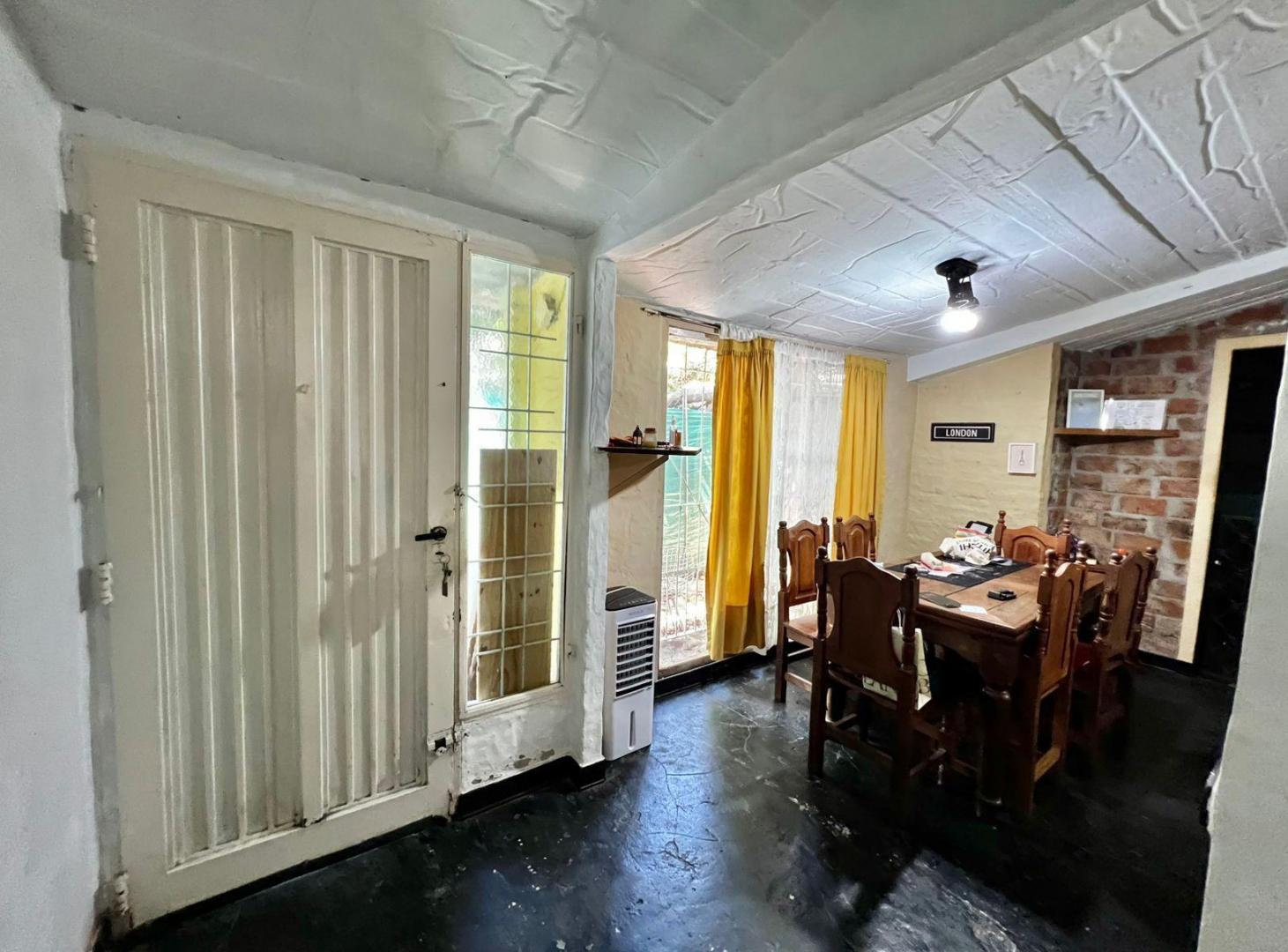 Foto de Casa de 4 ambientes con doble cochera en venta en Martinez, imagen 2