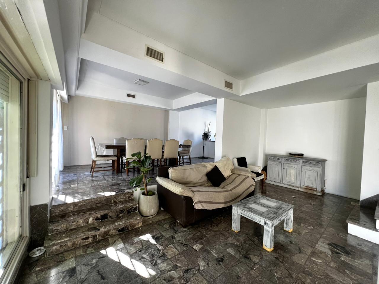 Foto de Casa 5 ambientes en venta en La Lucila, imagen 3