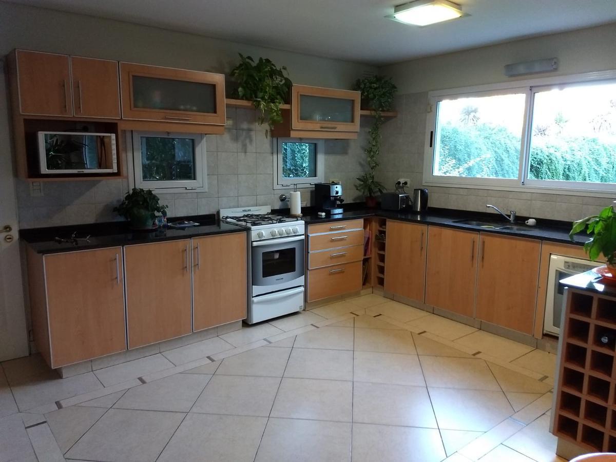 Foto de Excelente casa en venta 5 ambientes con cochera en Santa Maria de los, imagen 5