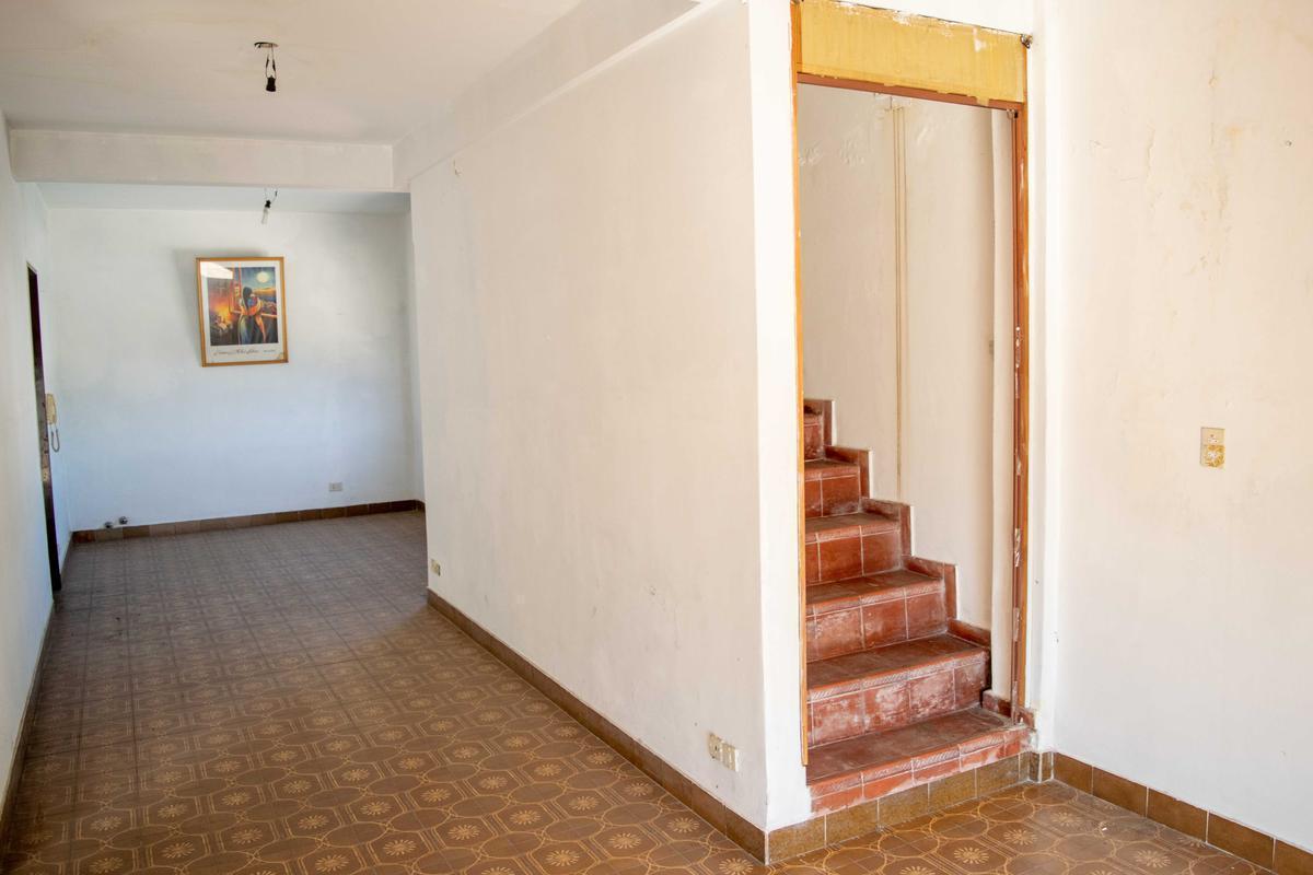 Foto de Casa de 3 ambientes con cochera en venta en Munro, imagen 2