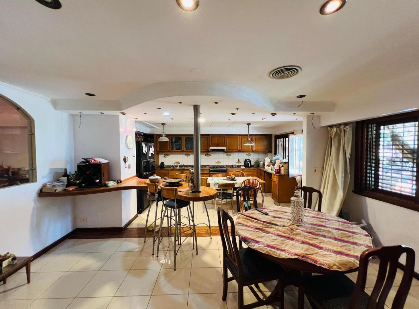 Foto de Casa de 5 ambientes con playroom y cuarto de servicio en venta, en, imagen 3