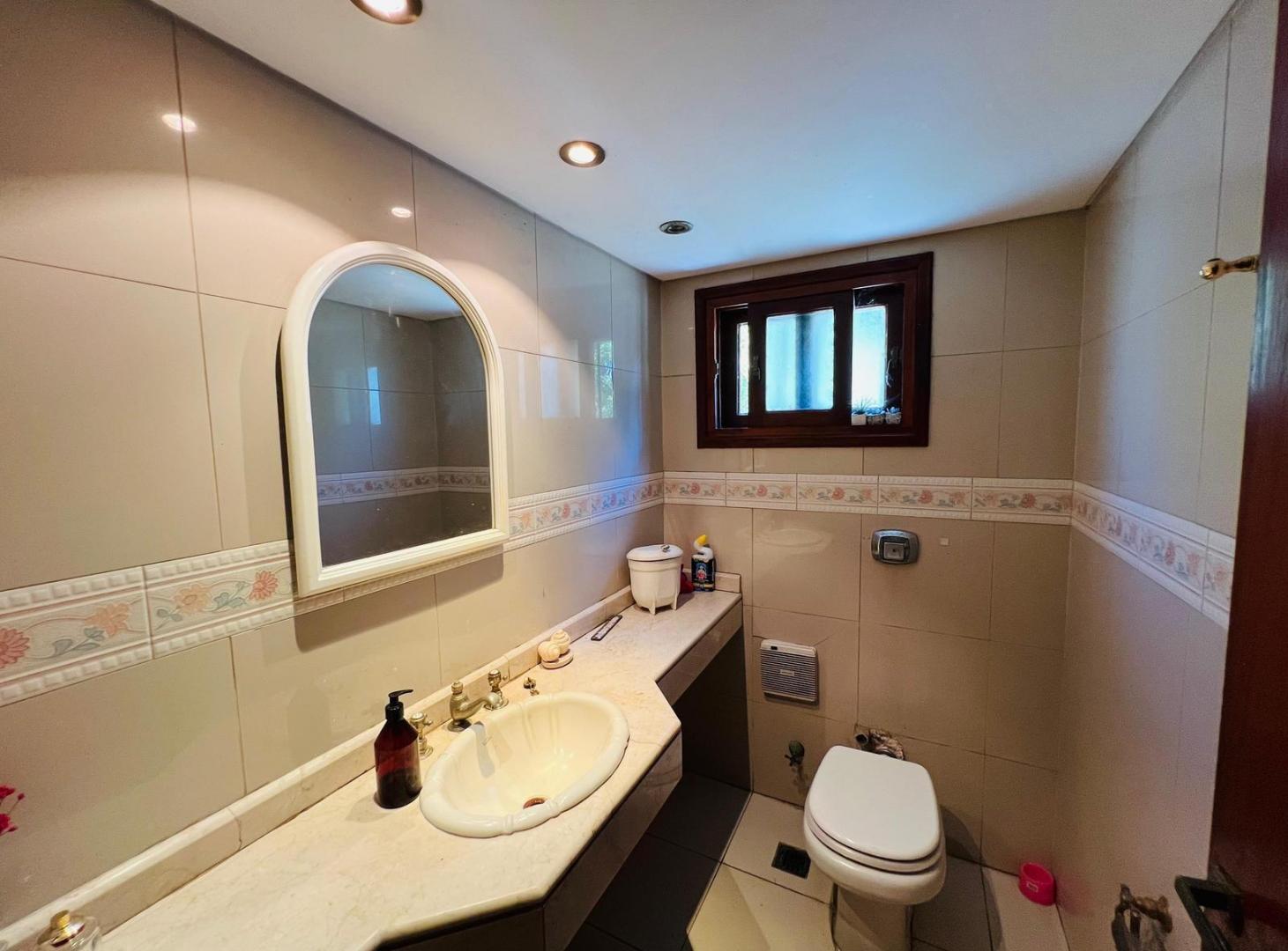 Foto de Casa de 5 ambientes con playroom y cuarto de servicio en venta, en, imagen 2