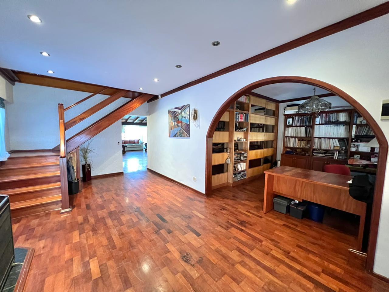 Foto de Casa en venta con jardín, pileta y quincho, en San Isidro, imagen 1
