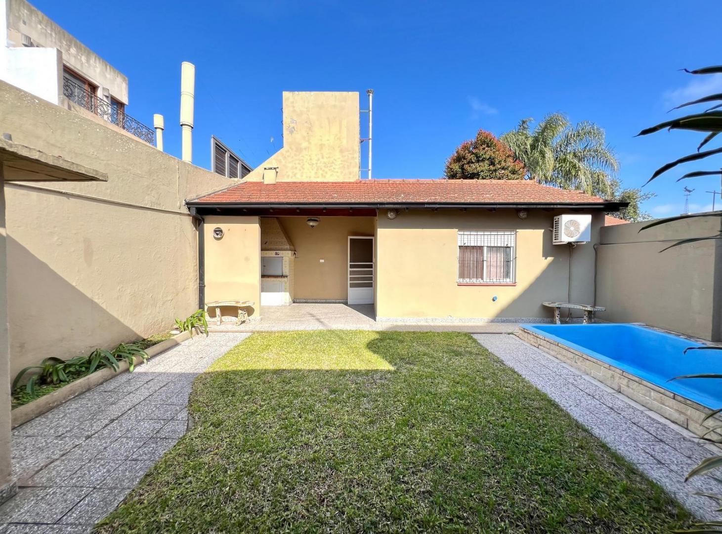 Foto de Casa de 3 ambientes en Venta en Martínez, imagen 1