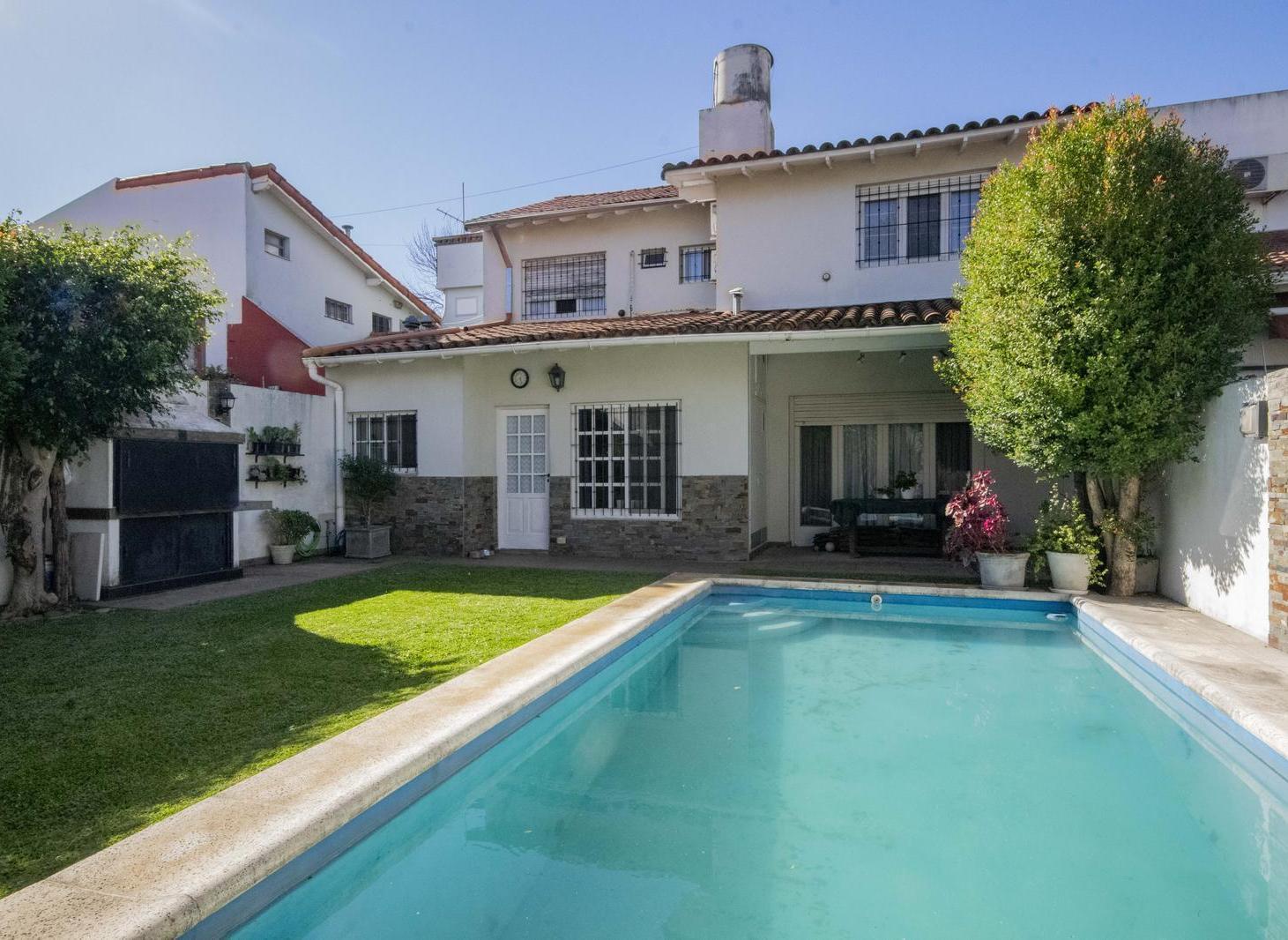 Foto de Casa 5 ambientes en venta en Olivos, imagen 2
