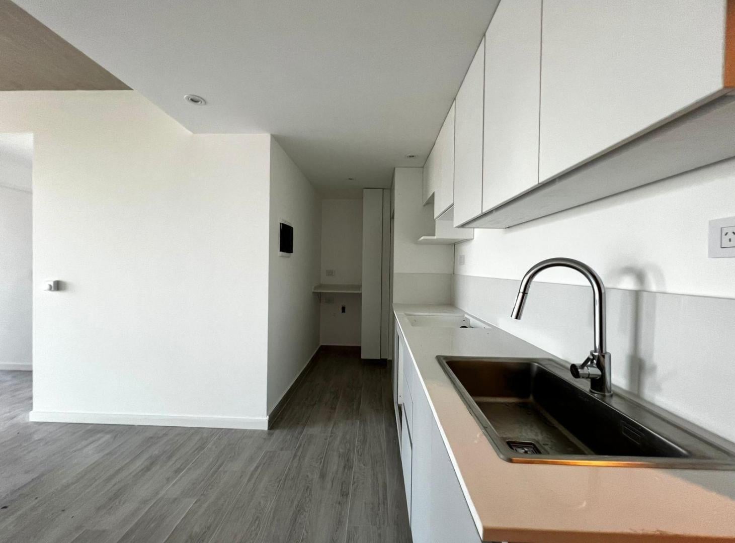 Foto de Departamento 2 ambientes con balcon a estrenar en venta, en Vicente, imagen 4