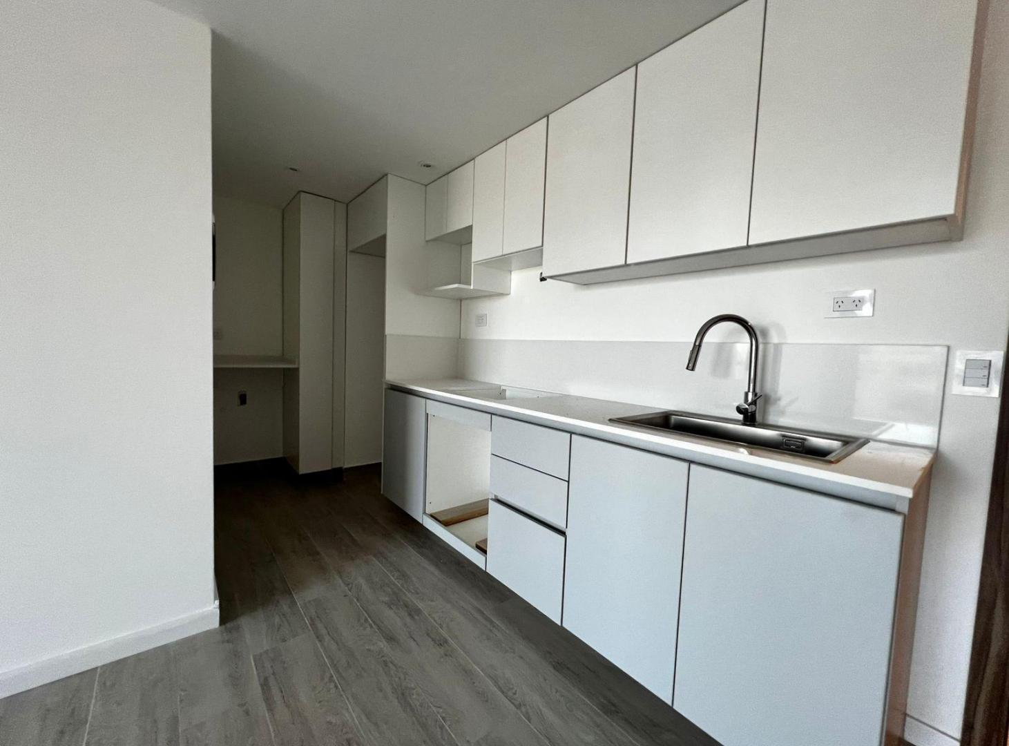 Foto de Departamento 2 ambientes con balcon a estrenar en venta, en Vicente, imagen 3