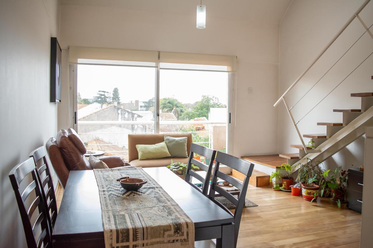 Foto de Departamento de 3 ambientes con cochera en venta en Olivos, imagen 1