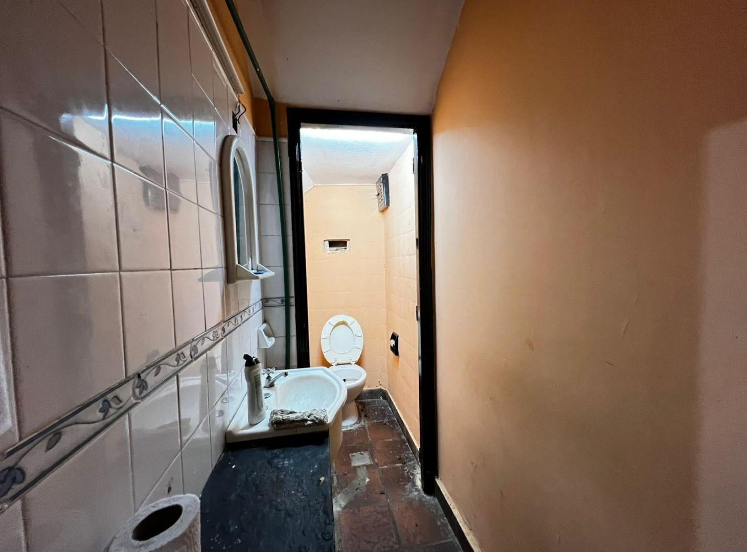 Foto de Local dos ambientes en Venta – Esquina Gral. Guido y Av. Rolón – San, imagen 3