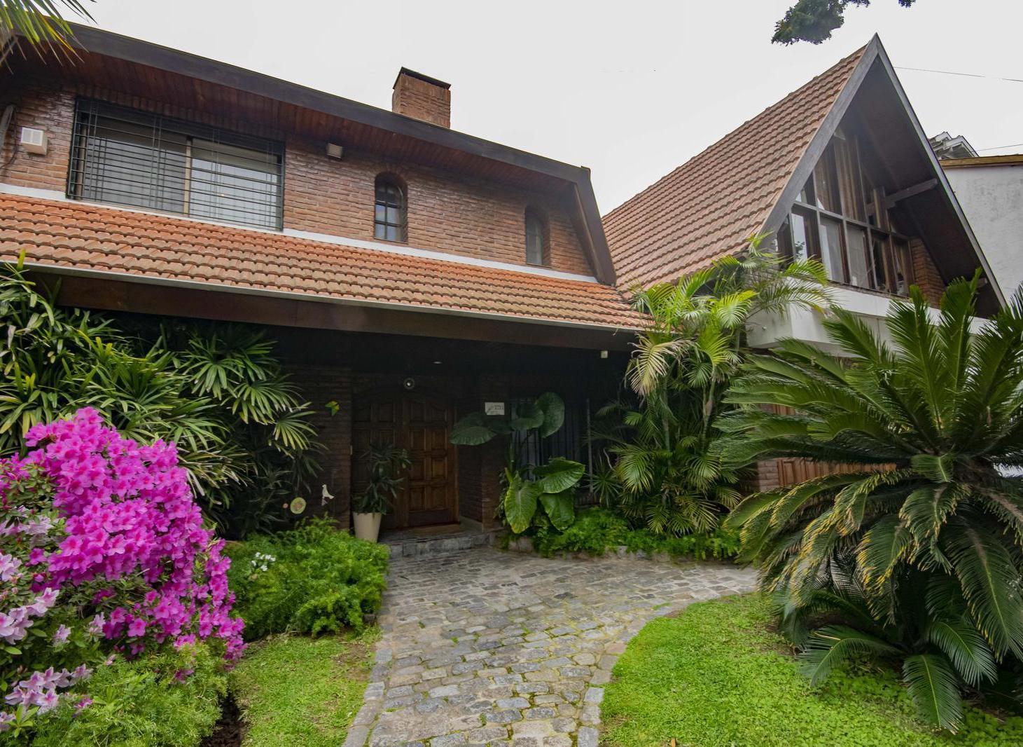 Foto de Casa de 5 ambientes con cochera y dependencia de servicio en venta en, imagen 1