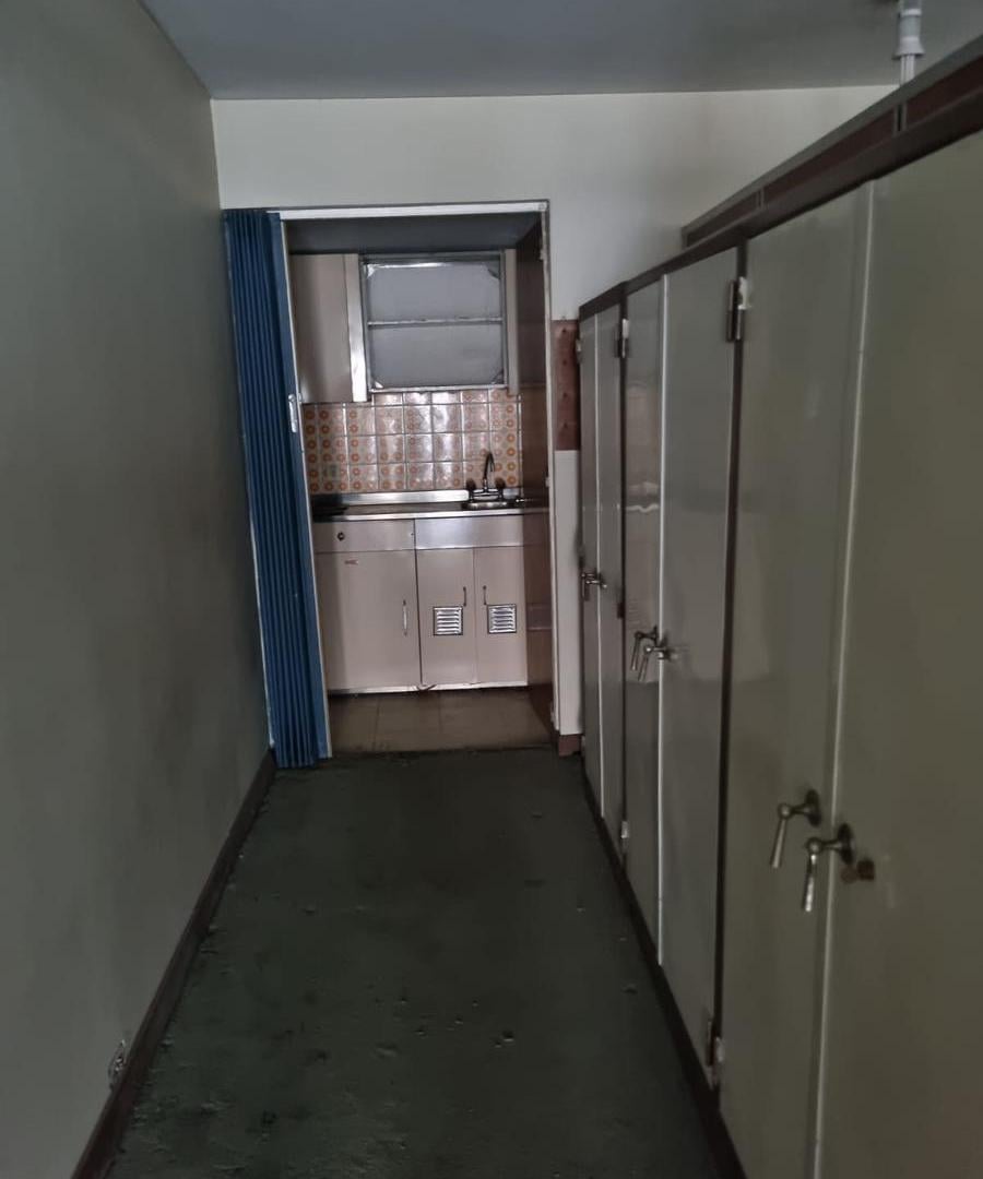 Foto de Oficina de 4 ambientes o posible anteproyecto en venta en Microcentro, imagen 3
