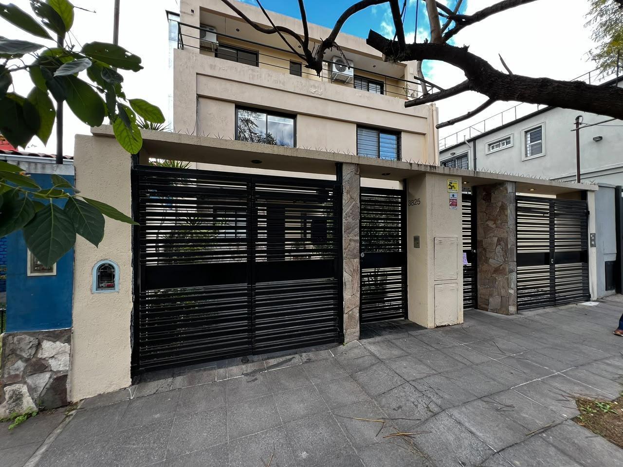 Foto de Triplex 4 ambientes en venta en Olivos, imagen 1