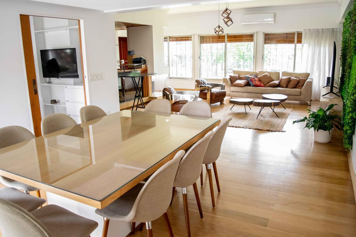 Foto de Casa de 6 ambientes con cochera y dependencia de servicio en venta en, imagen 2