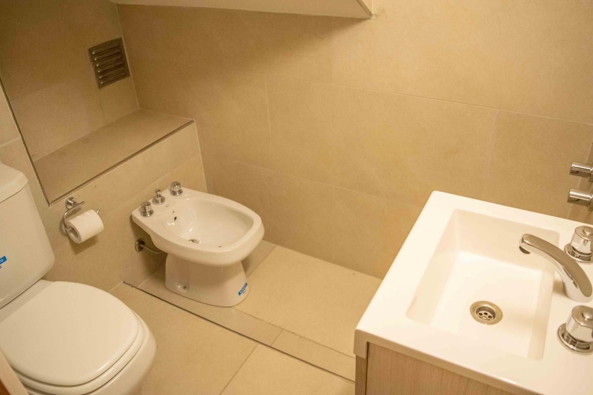 Foto de Casa de 6 ambientes con cochera y dependencia de servicio en venta en, imagen 4