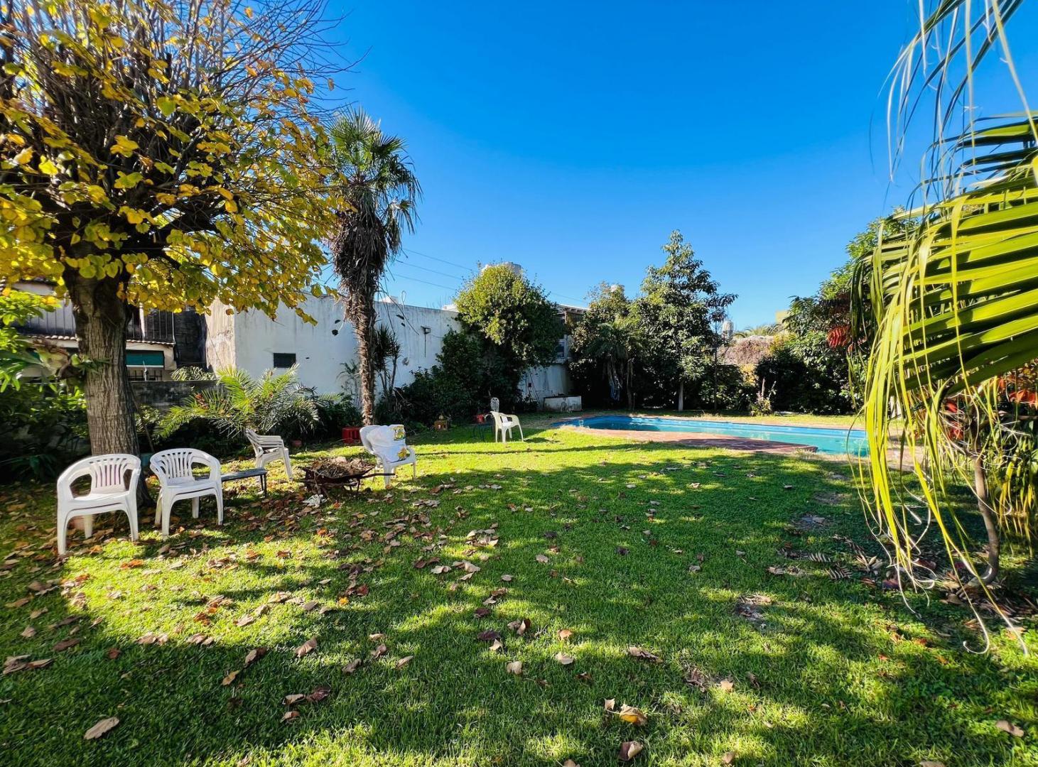 Foto de Casa 4 ambientes 2 cocheras en venta en Beccar, imagen 1