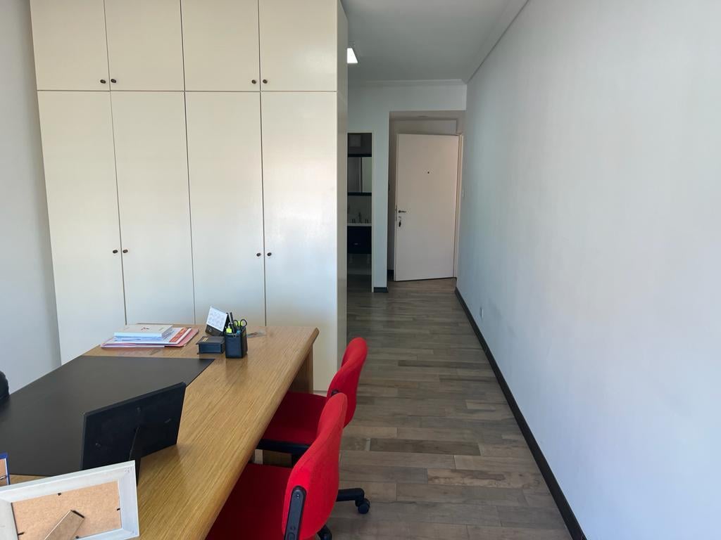 Foto de Departamento monoambiente con balcón y cochera en venta en Martinez, imagen 1