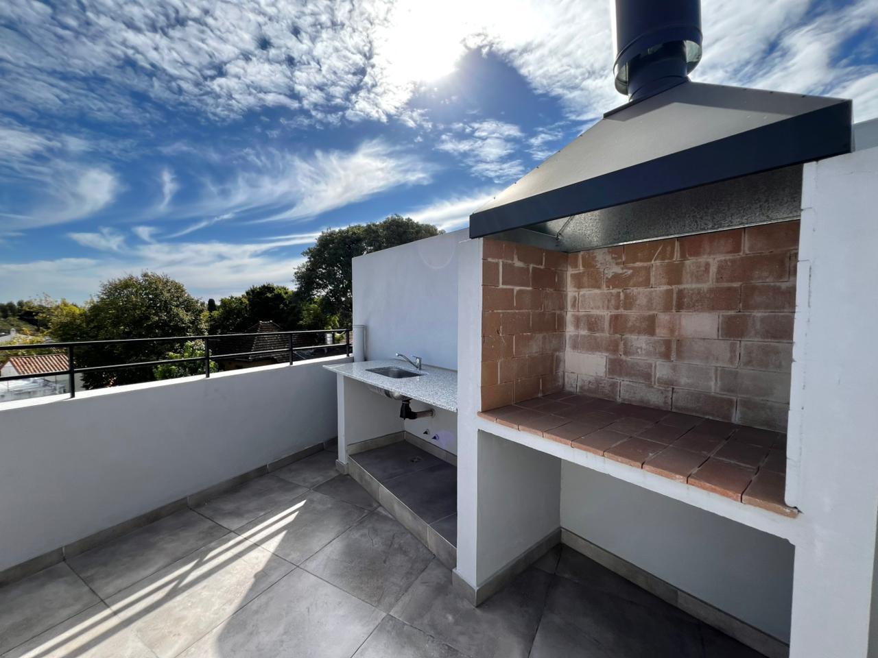 Foto de Departamento de 3 ambientes con cochera en venta en Olivos, imagen 2