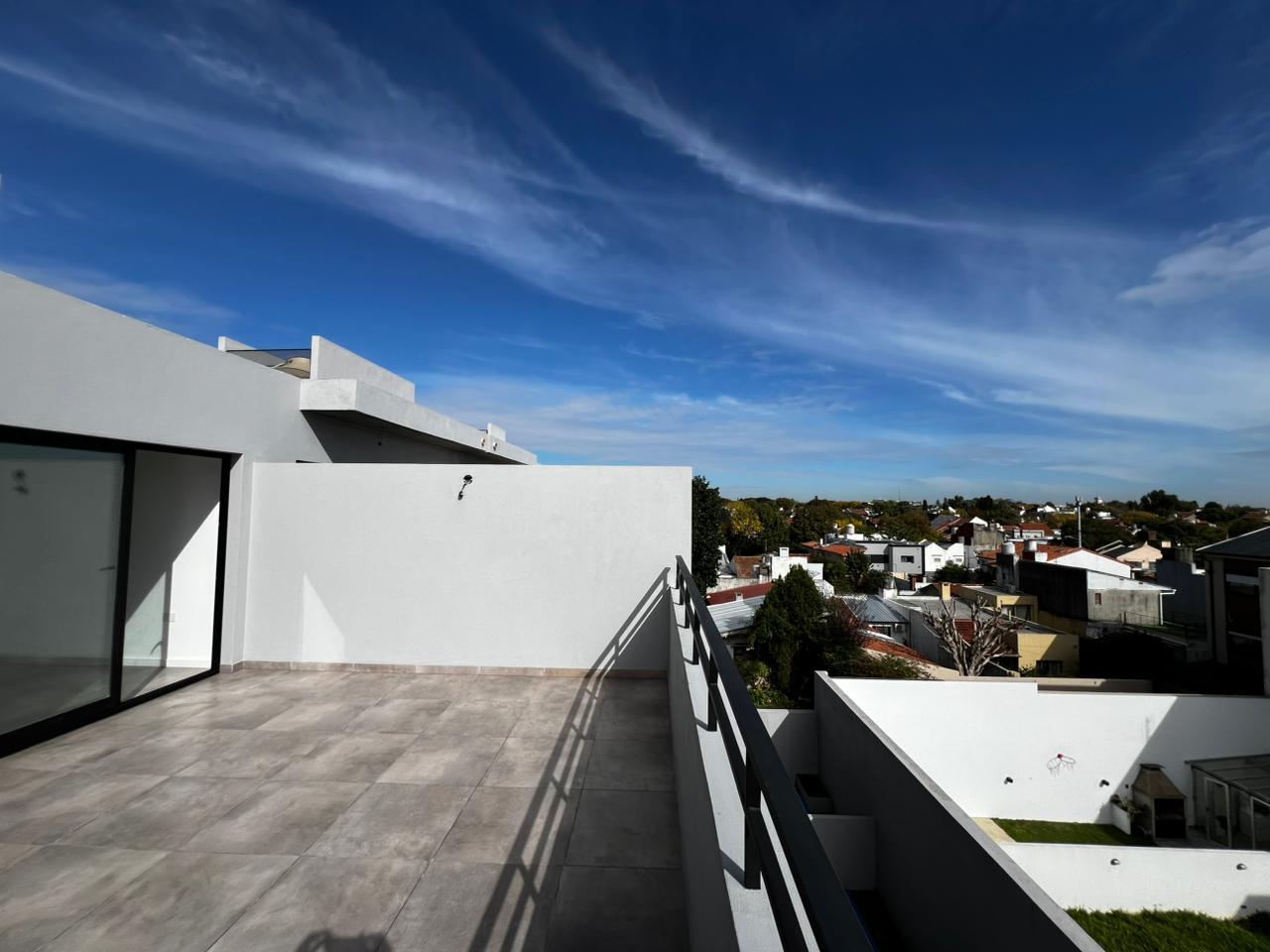 Foto de Departamento de 3 ambientes con cochera en venta en Olivos, imagen 3