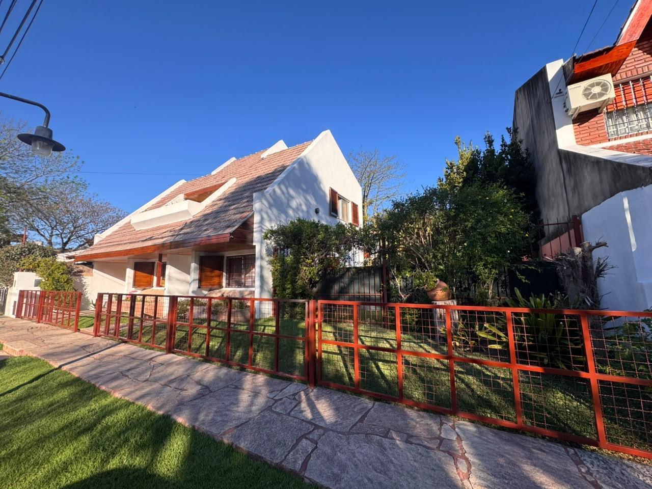 Foto de Casa 3 ambientes en venta en Villa Adelina, imagen 1
