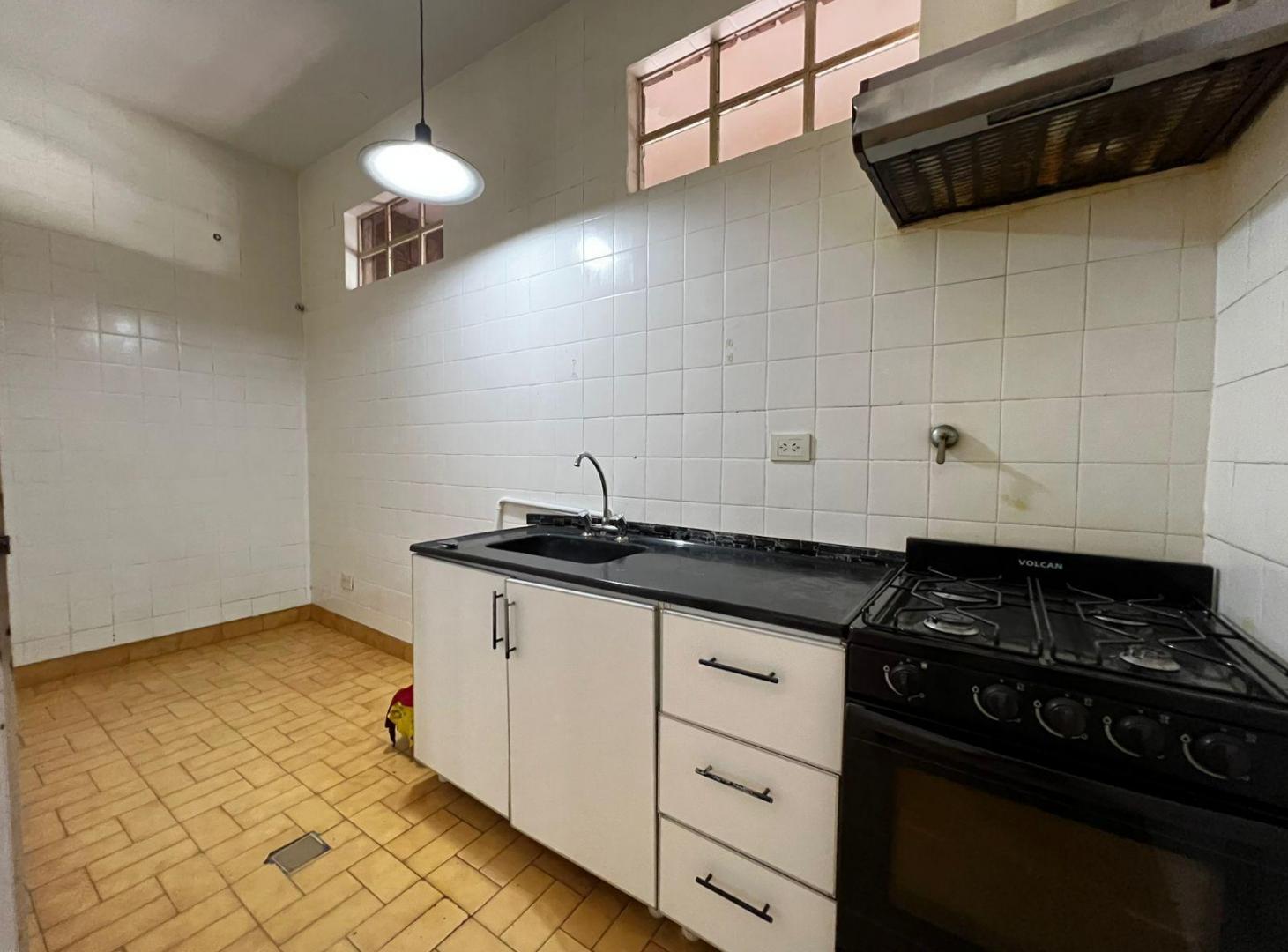 Foto de Departamento de 2 ambientes en primer piso por escalera en alquiler, en, imagen 5