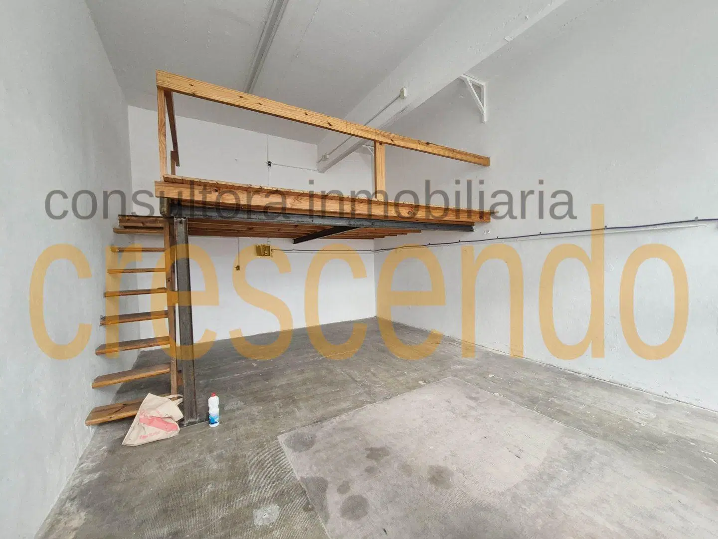 Local . | Av San Martin 3037 4