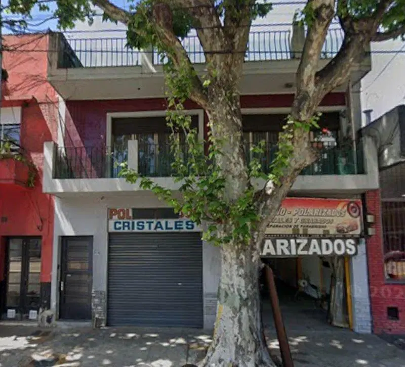 Local . | Justo Juan B. Av 3452 2
