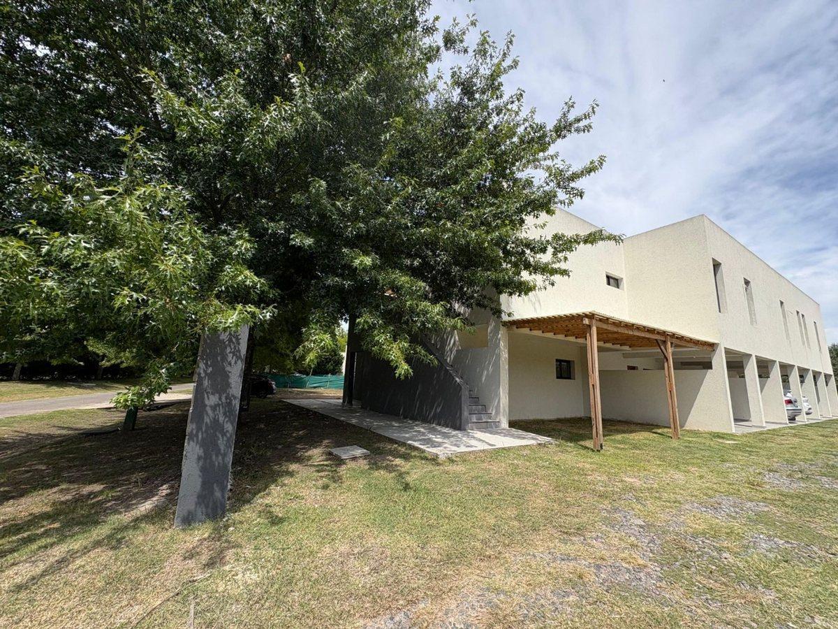 VENTA DUPLEX 4 AMB CARDALES VILLAGE PILETA FINANC