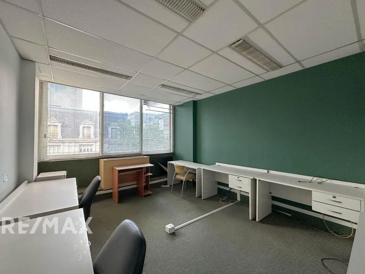 VENTA OFICINA CON 1 COCHERA EN MONSERRAT, CABA. 3
