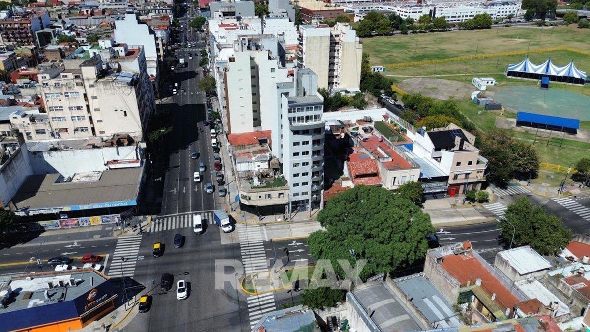 3 AMBIENTES AL FRENTE CON BALCON Parque Patricios