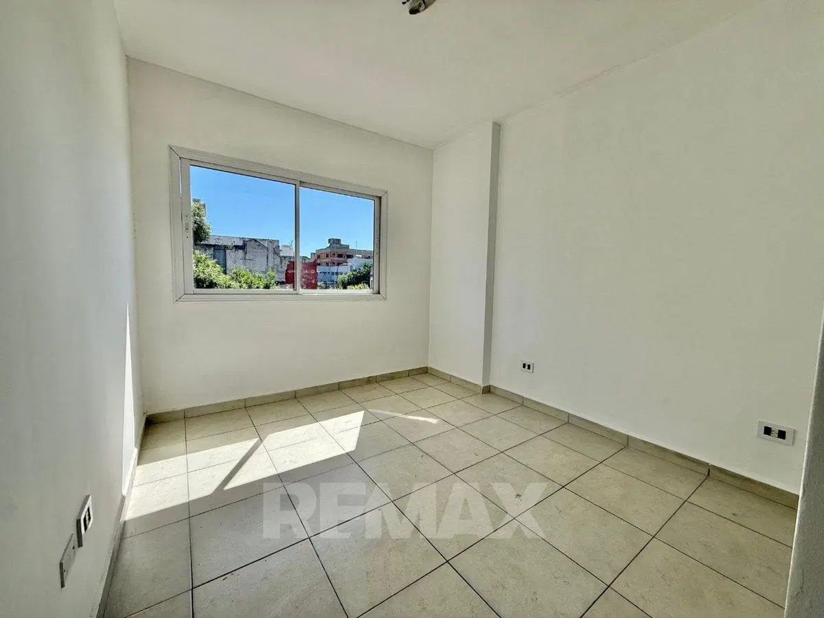 Venta depto 3 ambientes con balcon Pque. Patricios 5