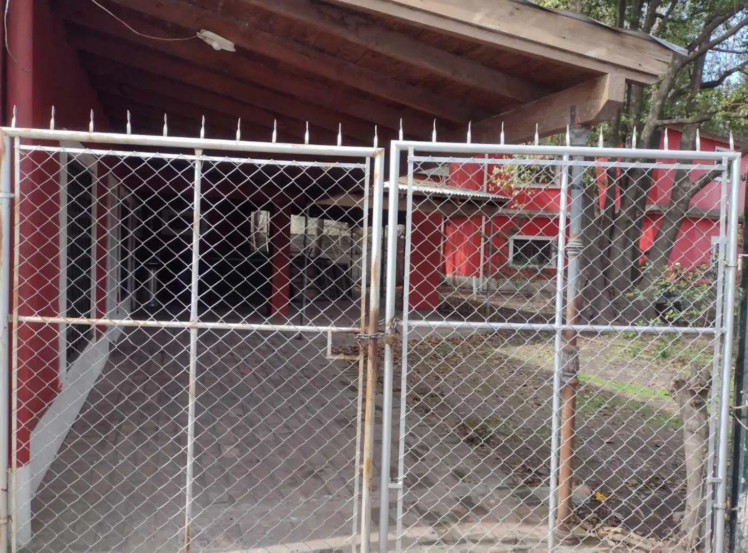 VENTA Oficina espacio multiuso y vivienda ruta 28 4