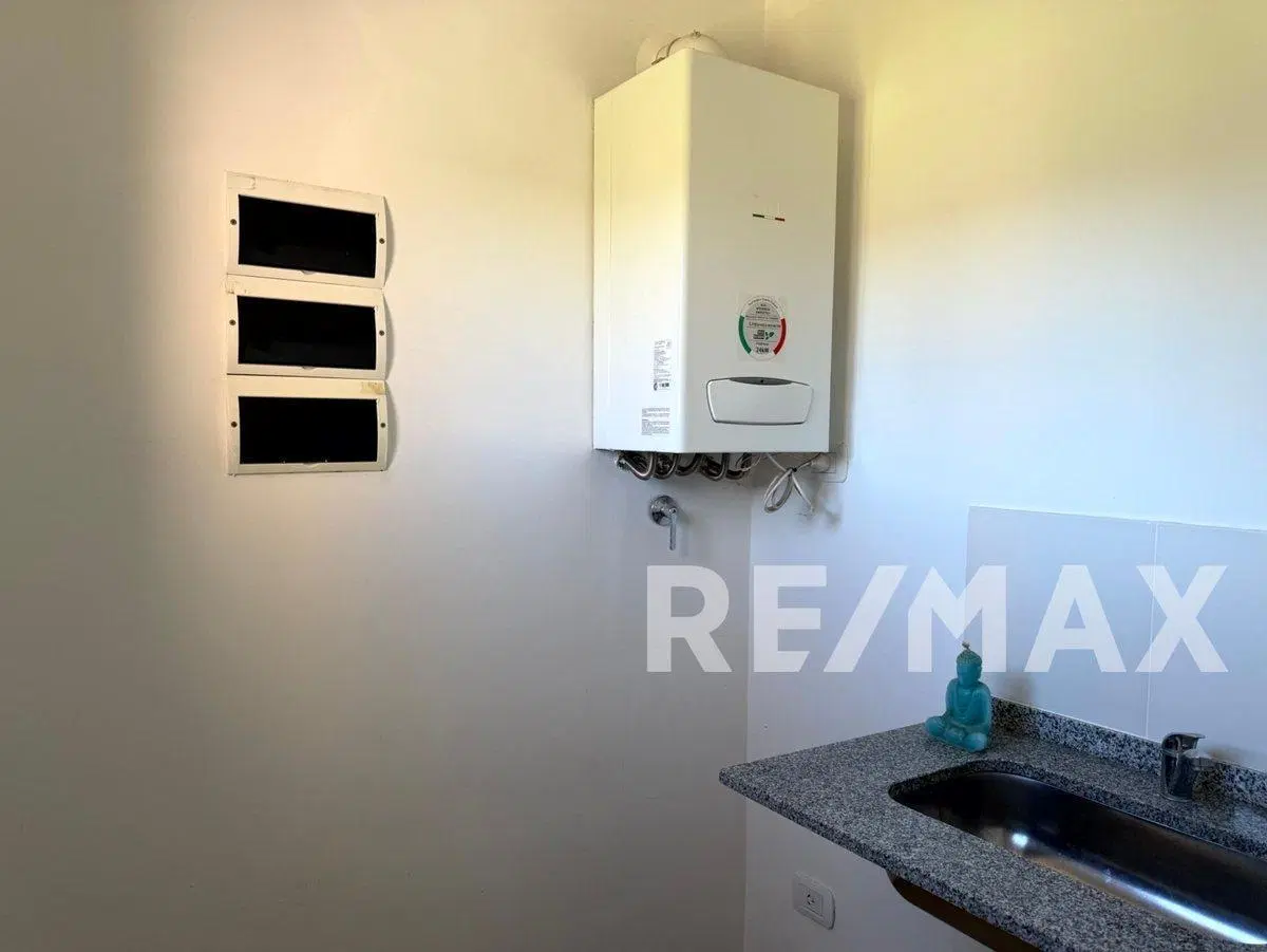 VENTA CASA 4 AMB. UN PLANTA C/PILETA B. SAN RAMON 4