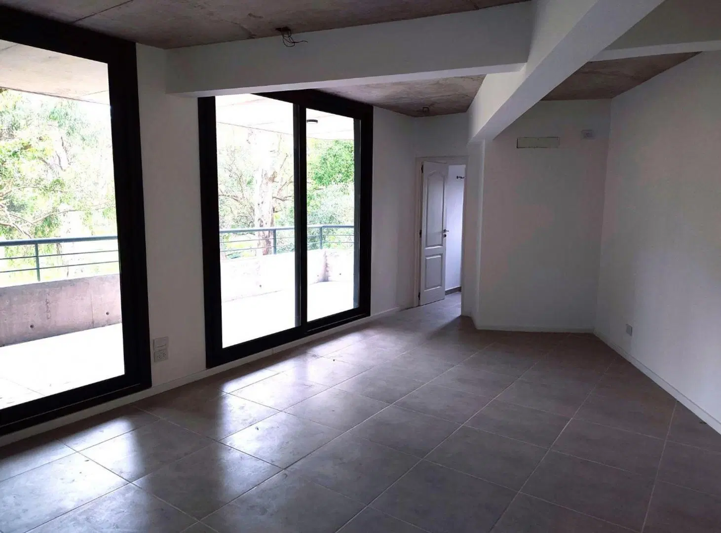 Venta Depto Estudio Estrenar, Condominio en Pilar 5