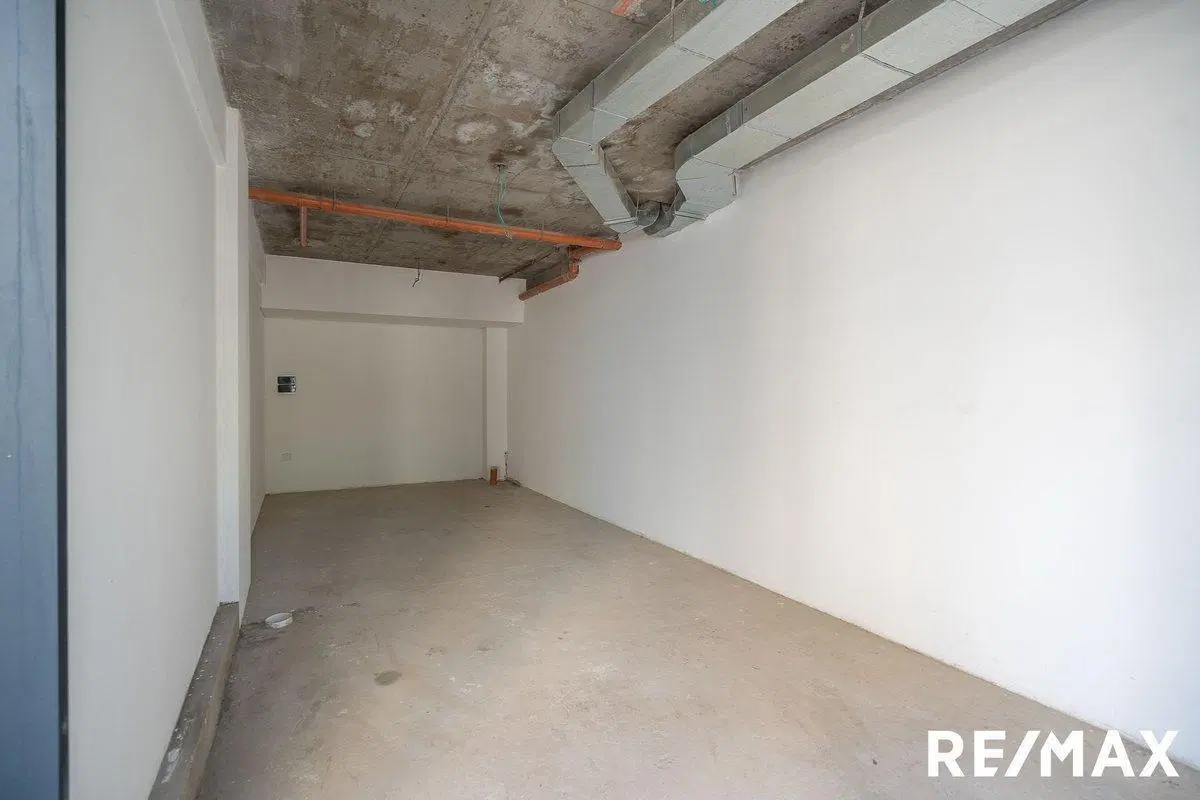 Venta Local Comercial 40m2-PB-Agora 1-km 46 Pilar 4