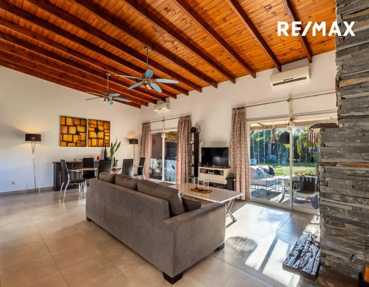 Venta casa Las Liebres 1 planta ,  pileta, km 38 5