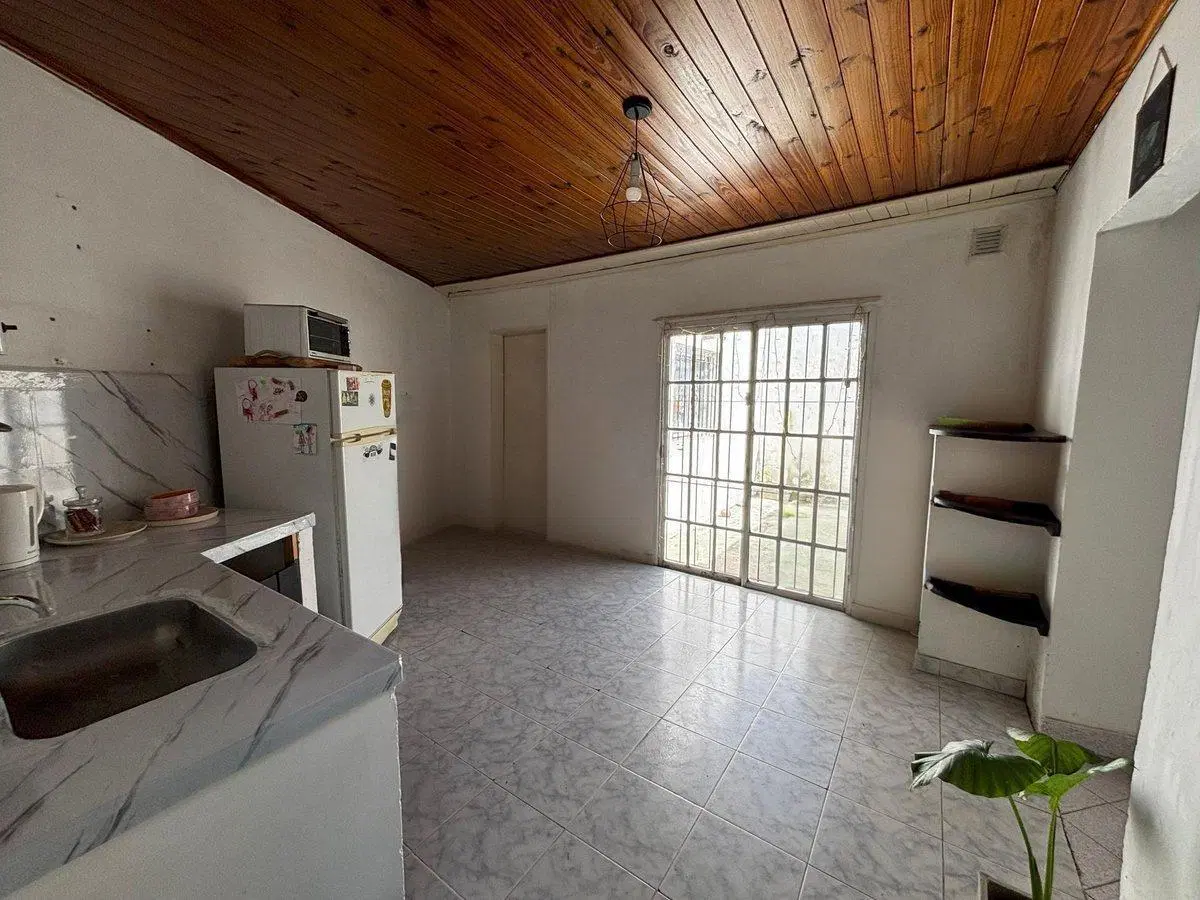 VENTA CASA GRAL RODRIGUEZ CASCO CHICO PERMUTA 4