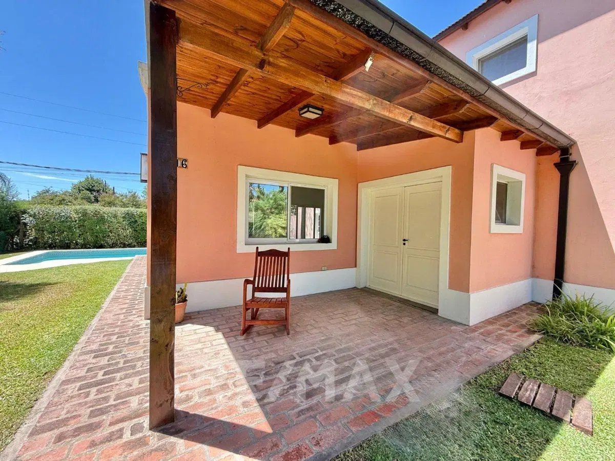 VENTA CASA MAPUCHE 4 AMB CON PILETA LOTE ARBOLADO 5