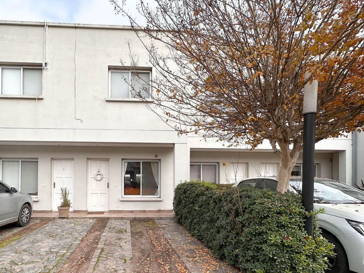VENTA DUPLEX CON JARDIN PILAR PELLEGRINI VILLAGE