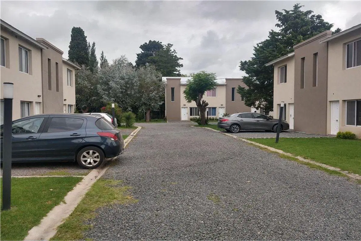 Venta Duplex 3 amb Condominio La Fernanda Pilar 5