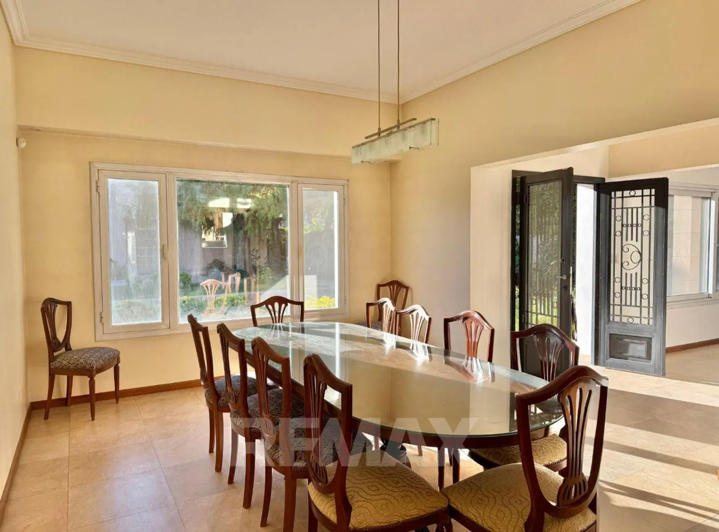 VENTA CASA MAPUCHE CENTRAL CON PILETA UN LOTE 360M 3