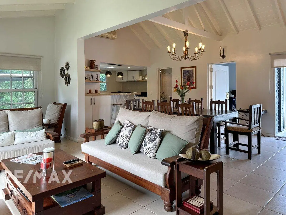 CASA EN VENTA 6 AMBIENTES CON PILETA, LOS LAGARTOS 3