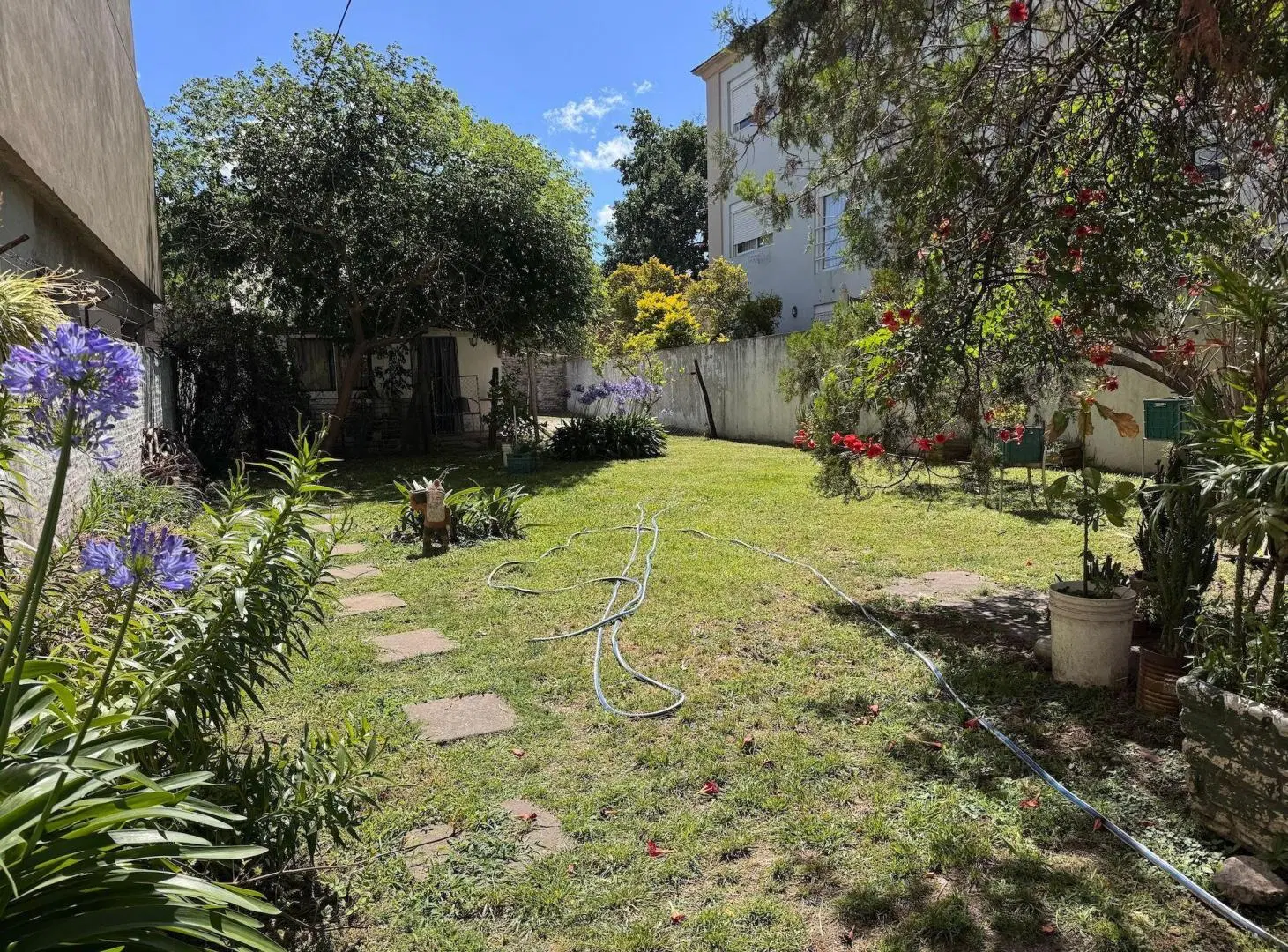 VENTA CASA A RECICLAR  OPORTUNIDAD PILAR  CTRO. 2