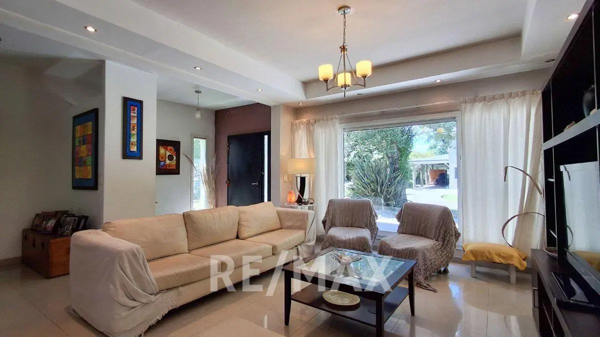 Venta casa Sausalito 4 dorm jardin seguridad Pilar 5