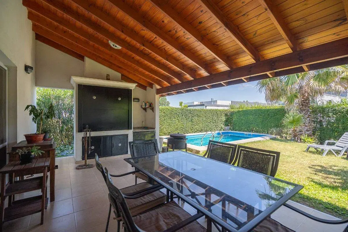 Venta Casa 3 amb C/pileta - La cañada B° Los Arces 2