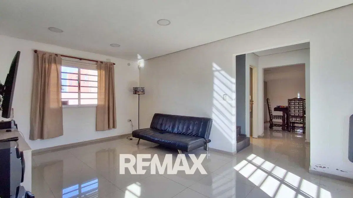 Venta casa 3 dorm. jardin 3 coch derqui pilar. 5